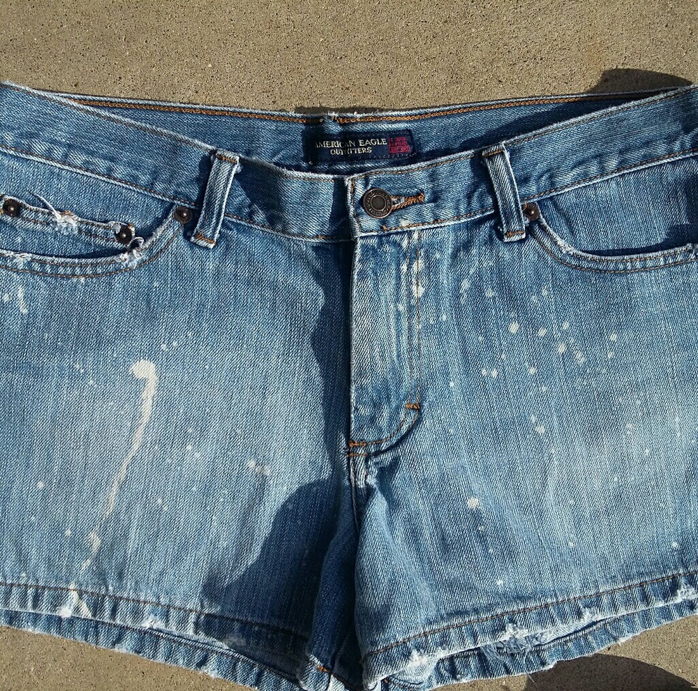 American Eagle distressed shorts sz 6 VINTAGE